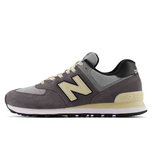 laydown image of 574 Trainer Sneaker