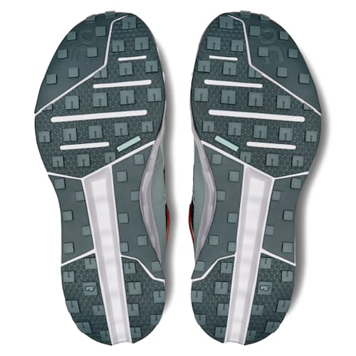 laydown image of Cloudhorizon Hiking Sneaker