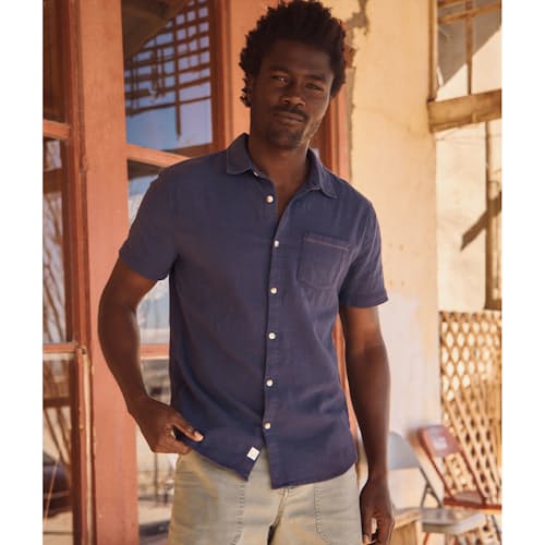 lifestyle image of Classic Stretch Selvage Short Sleeve Shirt