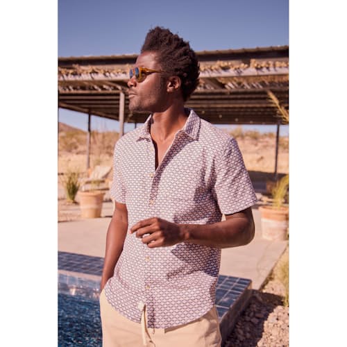 lifestyle image of Classic Stretch Selvage Short Sleeve Shirt