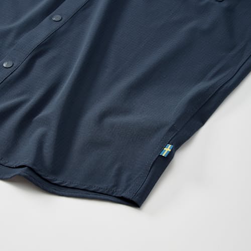 laydown detail image of Abisko Trekking Short Sleeve Shirt