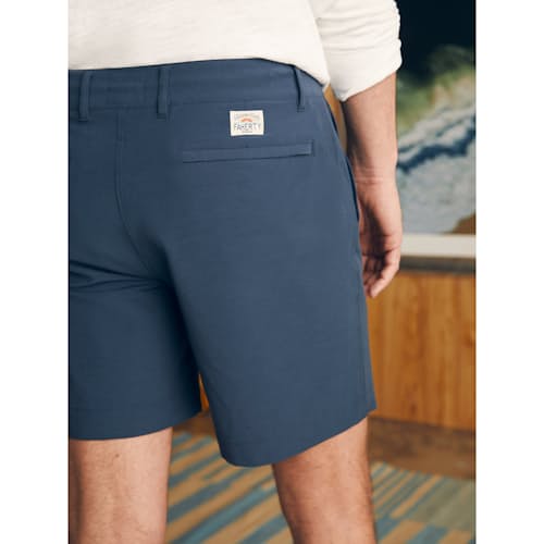 lifestyle image of All Day 4-Way Stretch Shorts - 7"