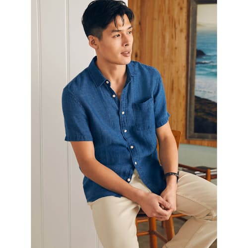 lifestyle image of Palma Linen Short Sleeve Shirt