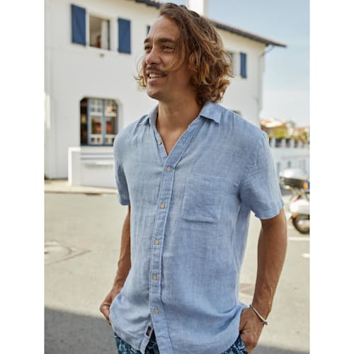 lifestyle image of Palma Linen Short Sleeve Shirt
