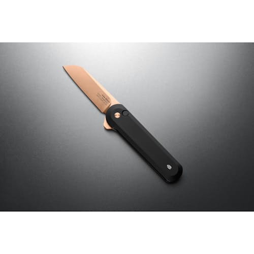 laydown image of The Wells Pocket Knife