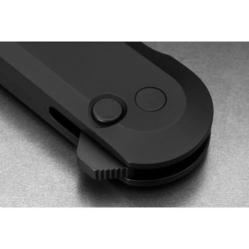 lifestyle image of The Wells Pocket Knife