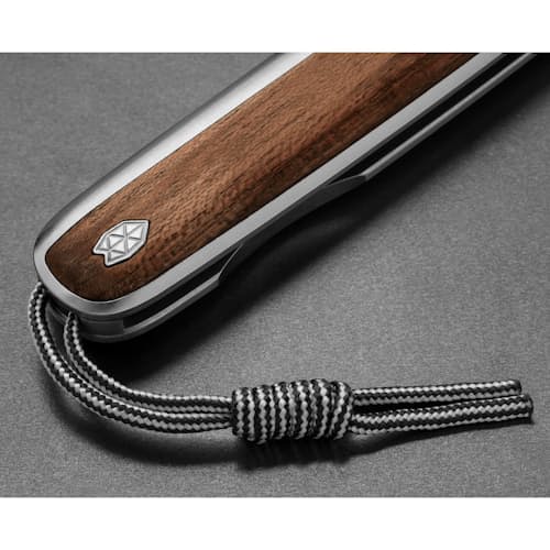 lifestyle image of The Pike Pocket Knife