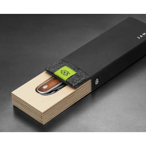 lifestyle image of The Pike Pocket Knife