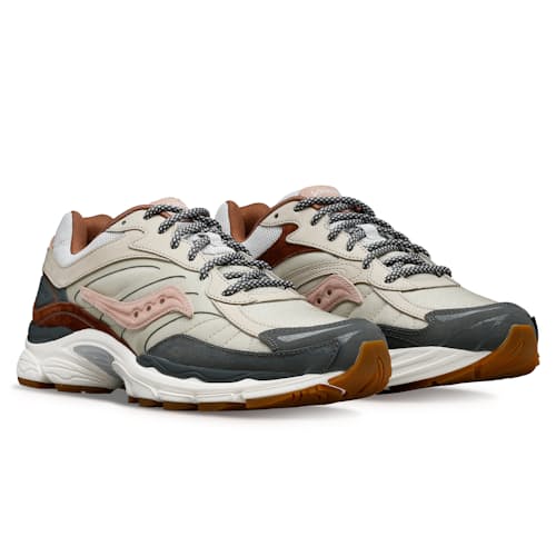 laydown image of Progrid Omni 9 Secure Pack Sneaker