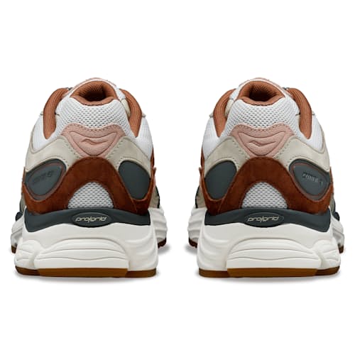 laydown image of Progrid Omni 9 Secure Pack Sneaker