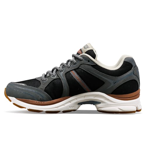 laydown image of Progrid Triumph 4 Secure Pack Sneaker