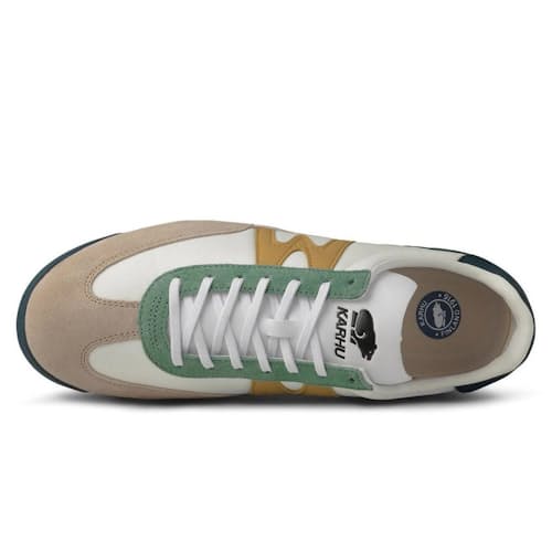 laydown image of Mestari Sneaker