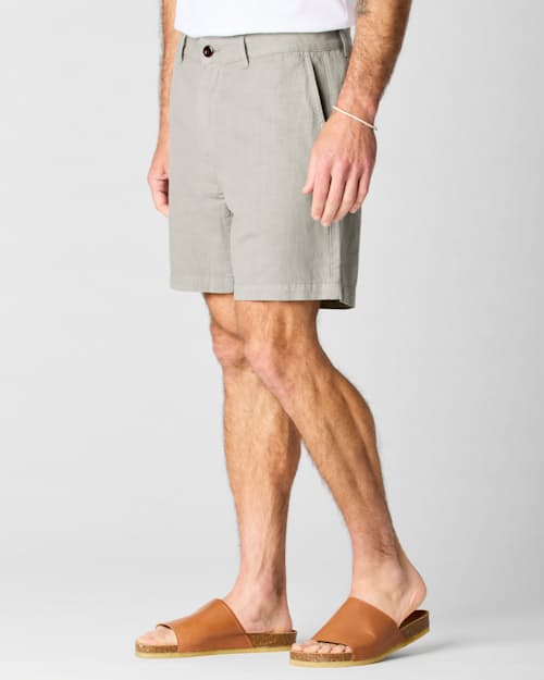 on model image of Cotton Linen Short - 7"