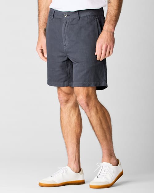 on model image of Cotton Linen Short - 7"