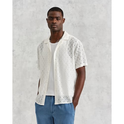 on model image of Open Weave Linen Blend Short Sleeve Shirt