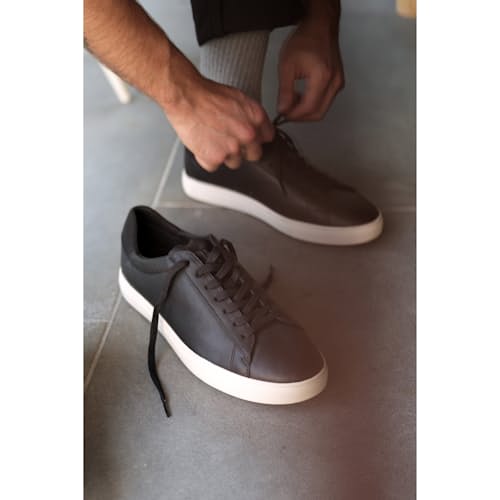 lifestyle image of Bradley Leather Sneaker