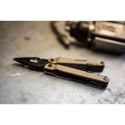 lifestyle image of Rebar Compact Multi-Tool
