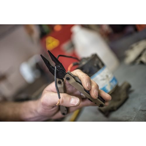 lifestyle image of Rebar Compact Multi-Tool