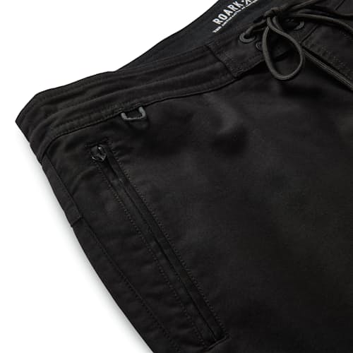laydown detail image of Layover Traveler Short - 7.5"