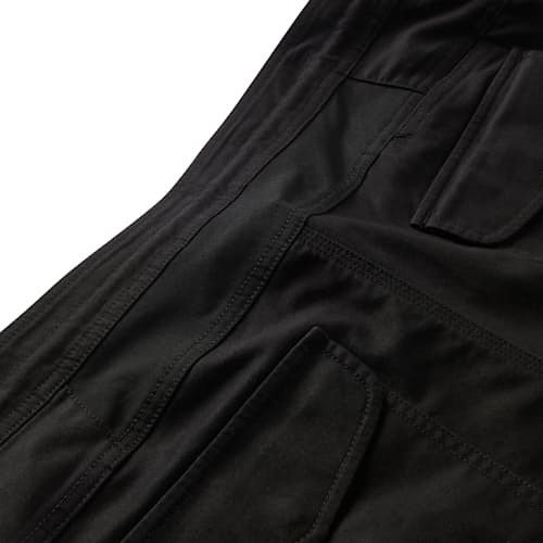 laydown detail image of Layover Traveler Short - 7.5"