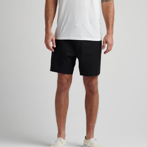 on model image of Layover Traveler Short - 7.5"