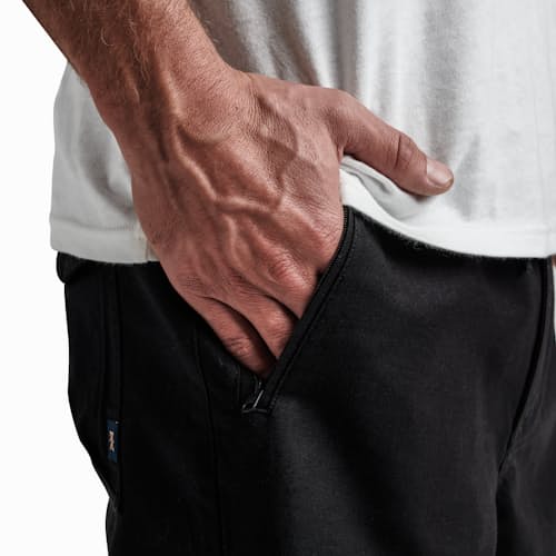 on model image of Layover Traveler Short - 7.5"