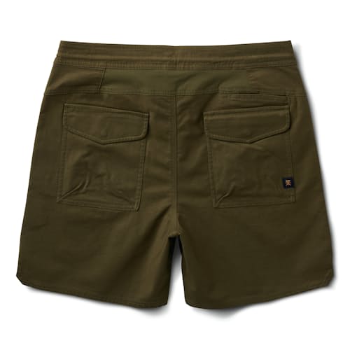 laydown image of Layover Traveler Short - 7.5"
