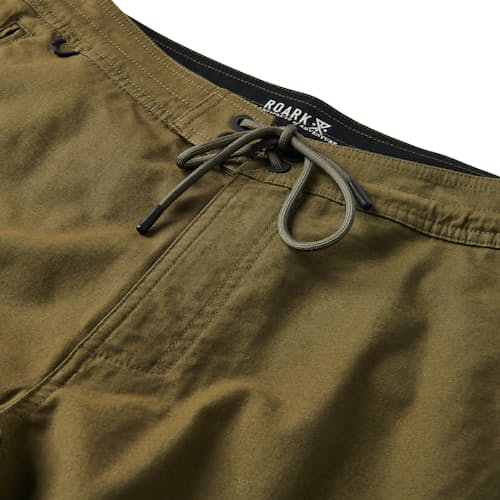 laydown detail image of Layover Traveler Short - 7.5"
