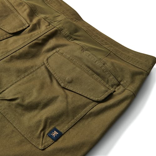 laydown detail image of Layover Traveler Short - 7.5"