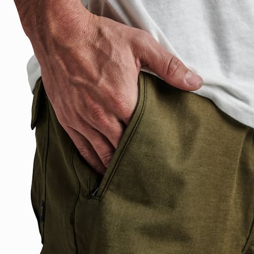 on model image of Layover Traveler Short - 7.5"