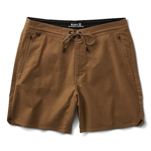 laydown image of Layover Traveler Short - 7.5"