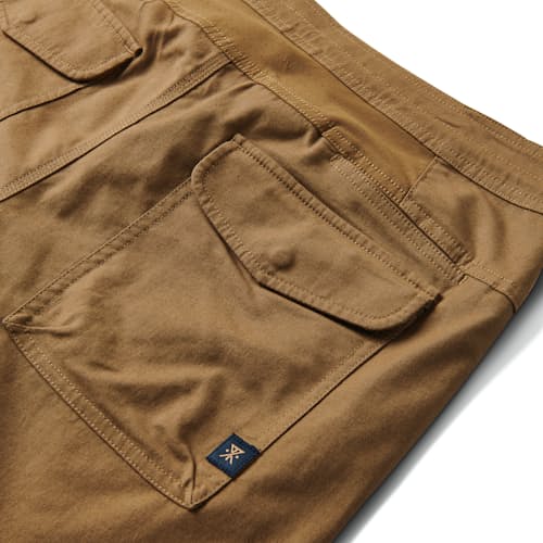 laydown detail image of Layover Traveler Short - 7.5"