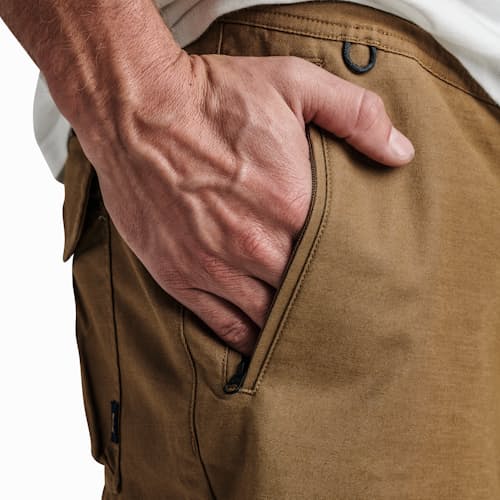 on model image of Layover Traveler Short - 7.5"