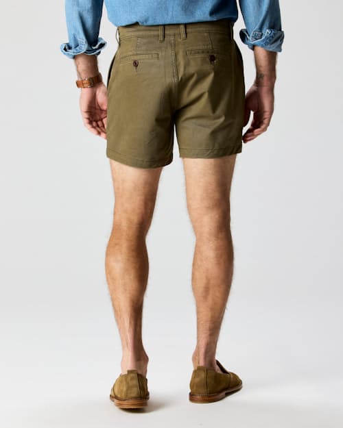 on model image of 365 Chino Short - 5"