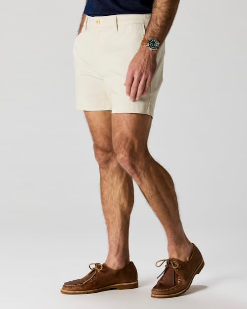 on model image of 365 Chino Short - 5"