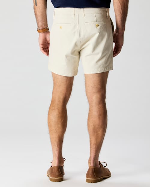 on model image of 365 Chino Short - 5"