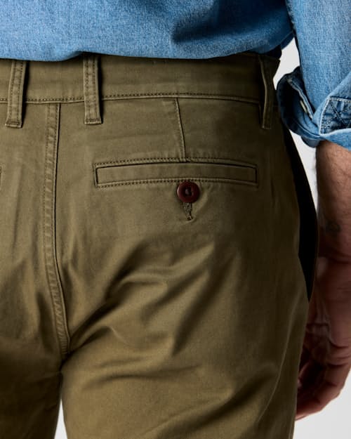 on model image of 365 Chino Short - 7"