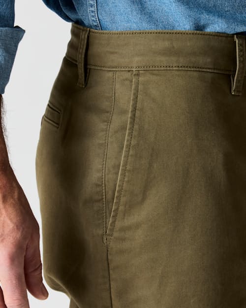 on model image of 365 Chino Short - 7"