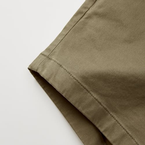 laydown detail image of 365 Chino Short - 7"