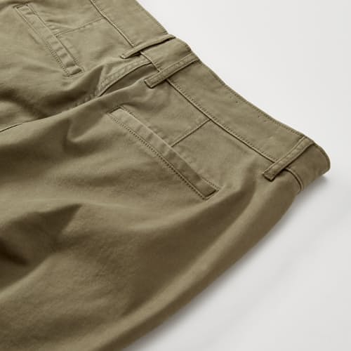 laydown detail image of 365 Chino Short - 7"
