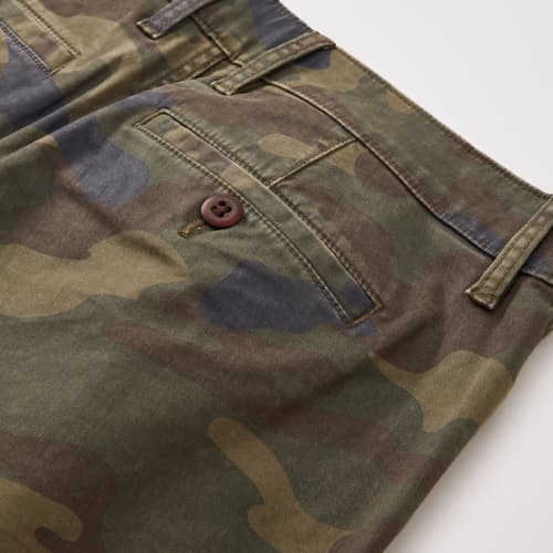 laydown detail image of 365 Chino Short - 7"