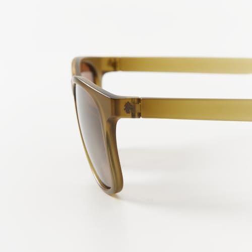 laydown detail image of Weekenders Sunglasses