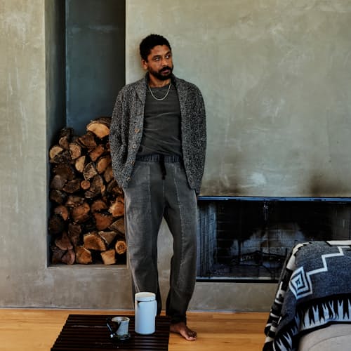 Dorian is 5'11", 175 lbs, and wearing size M