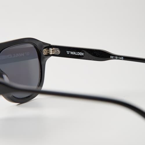 laydown detail image of Pilot Sunglasses