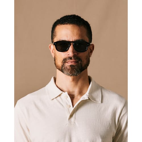 on model image of Pilot Sunglasses
