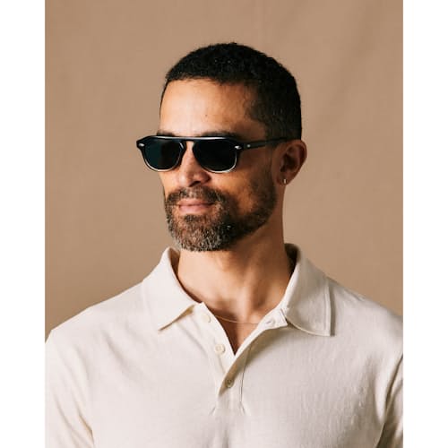 on model image of Pilot Sunglasses
