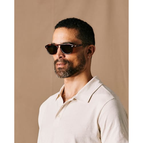 on model image of Pilot Sunglasses