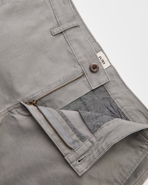 laydown detail image of 365 Chino Short - 5"