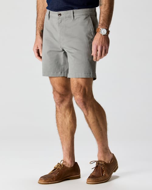 on model image of 365 Chino Short - 7"