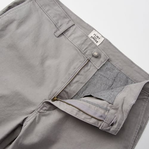laydown detail image of 365 Chino Short - 7"